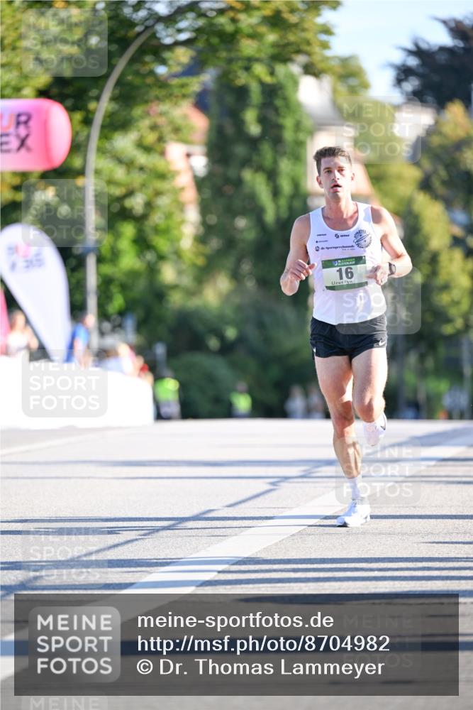 07.09.2025 - BARMER Alsterlauf Dr. Thomas Lammeyer http://msf.ph/oto/8704982 07.09.2025 09:17:44 Laufen 16 meine-sportfotos.de