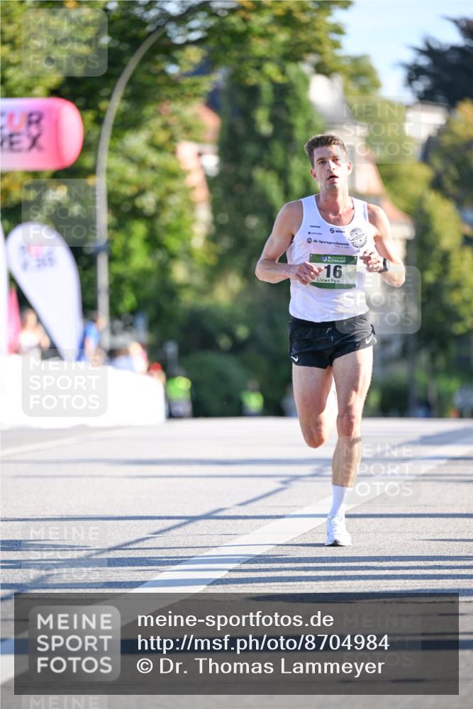 07.09.2025 - BARMER Alsterlauf Dr. Thomas Lammeyer http://msf.ph/oto/8704984 07.09.2025 09:17:44 Laufen 15, 16 meine-sportfotos.de