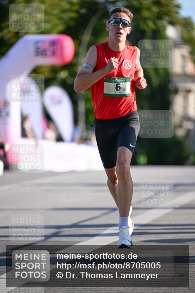 07.09.2025 - BARMER Alsterlauf Dr. Thomas Lammeyer http://msf.ph/oto/8705005 07.09.2025 09:17:48 Laufen 35, 6 meine-sportfotos.de