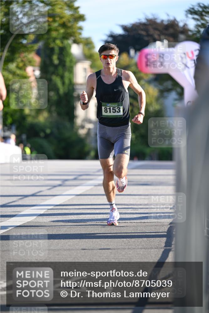 07.09.2025 - BARMER Alsterlauf Dr. Thomas Lammeyer http://msf.ph/oto/8705039 07.09.2025 09:18:05 Laufen 8153 meine-sportfotos.de