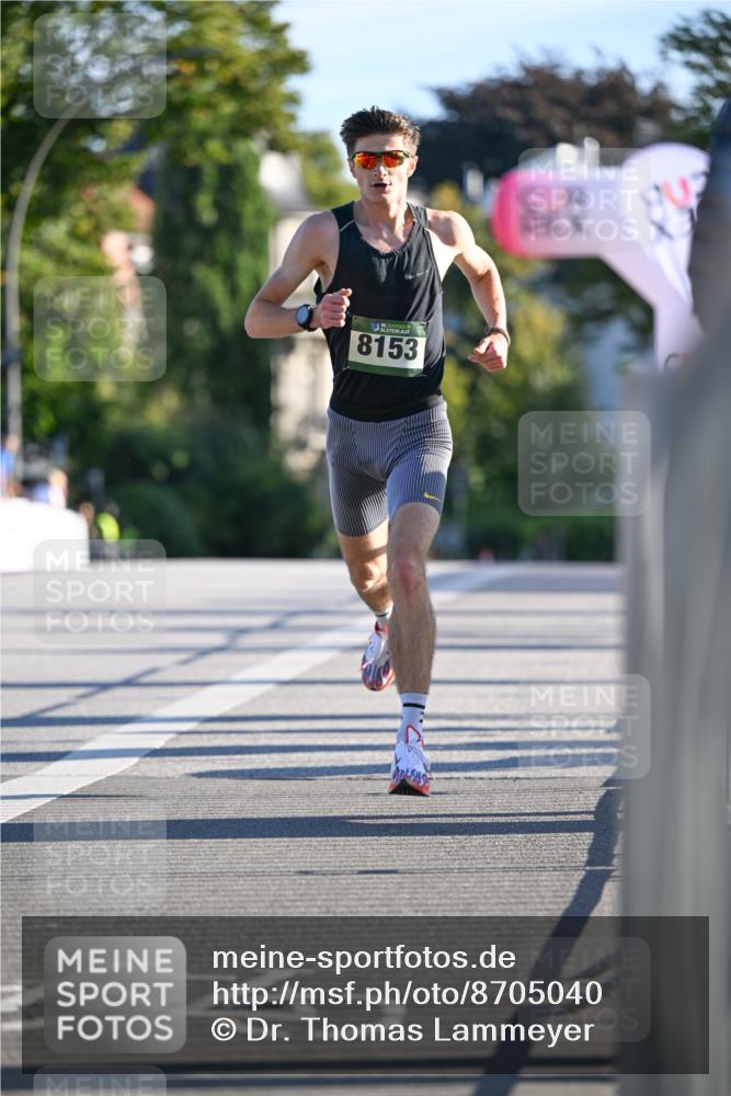 07.09.2025 - BARMER Alsterlauf Dr. Thomas Lammeyer http://msf.ph/oto/8705040 07.09.2025 09:18:05 Laufen 8153 meine-sportfotos.de