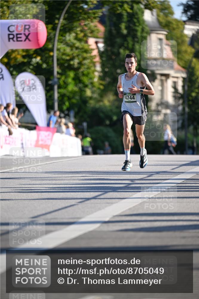 07.09.2025 - BARMER Alsterlauf Dr. Thomas Lammeyer http://msf.ph/oto/8705049 07.09.2025 09:18:36 Laufen 812, 3, 4744 meine-sportfotos.de