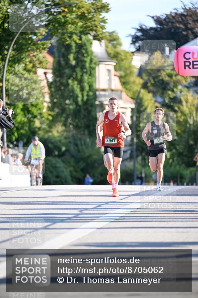 07.09.2025 - BARMER Alsterlauf Dr. Thomas Lammeyer http://msf.ph/oto/8705062 07.09.2025 09:18:49 Laufen 3947 meine-sportfotos.de