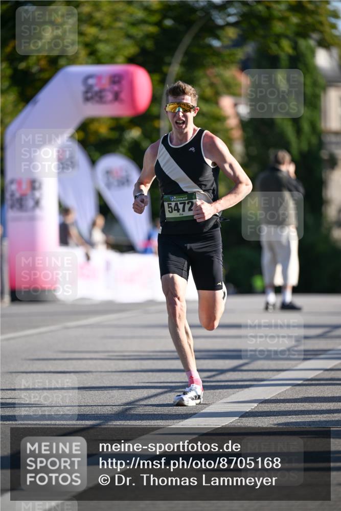 07.09.2025 - BARMER Alsterlauf Dr. Thomas Lammeyer http://msf.ph/oto/8705168 07.09.2025 09:19:20 Laufen 136, 5472 meine-sportfotos.de