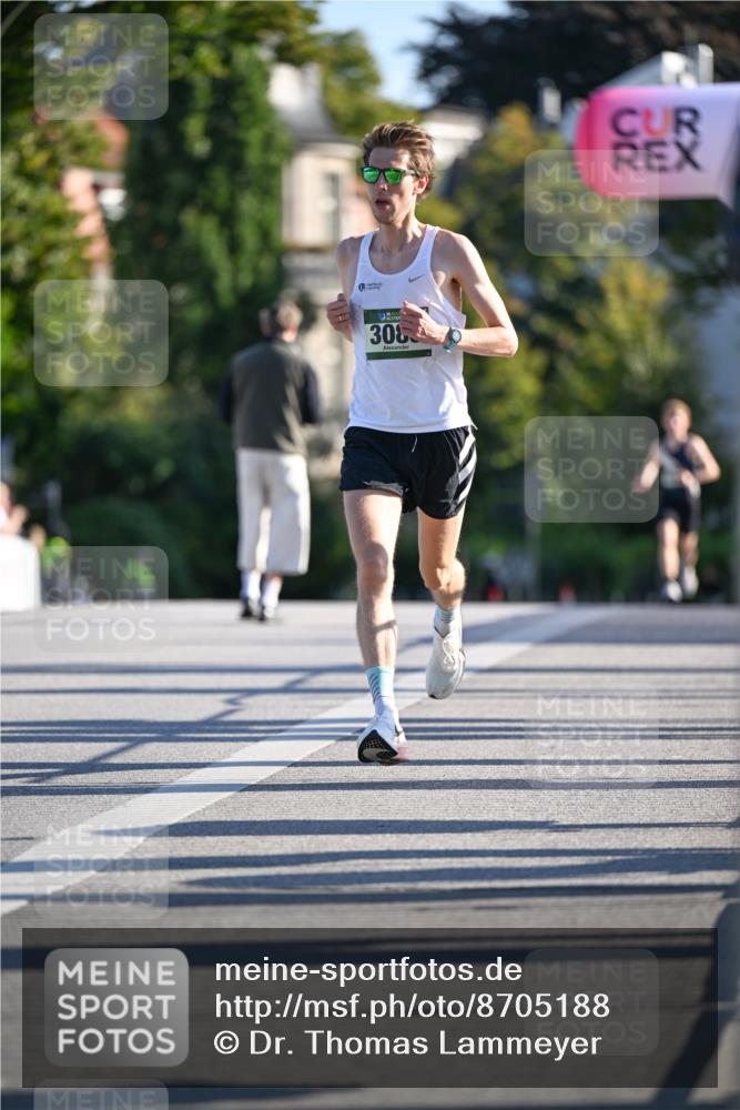 07.09.2025 - BARMER Alsterlauf Dr. Thomas Lammeyer http://msf.ph/oto/8705188 07.09.2025 09:19:28 Laufen 306 meine-sportfotos.de
