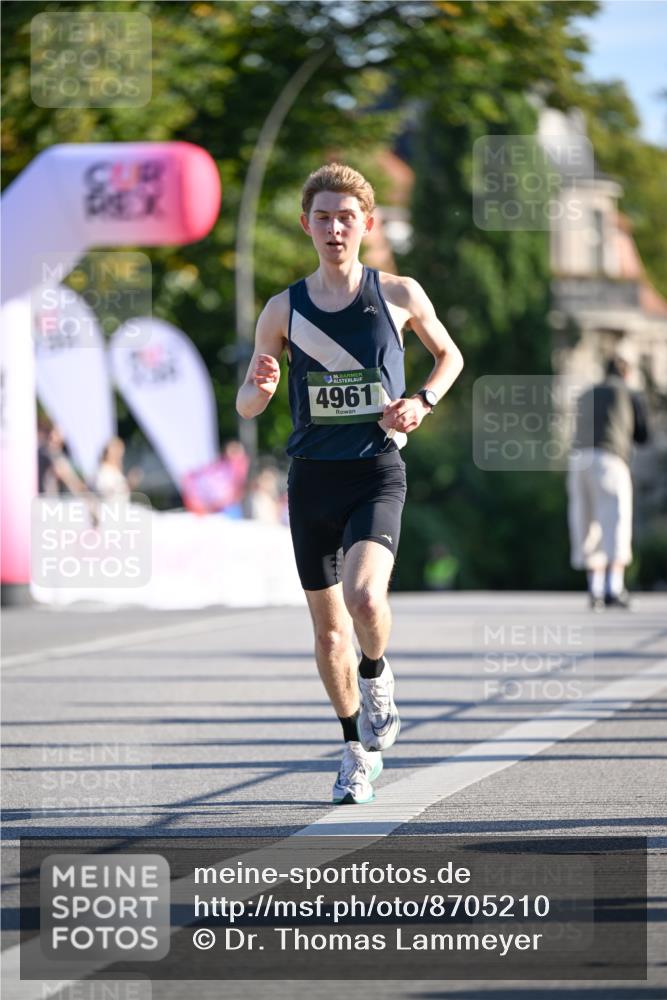 07.09.2025 - BARMER Alsterlauf Dr. Thomas Lammeyer http://msf.ph/oto/8705210 07.09.2025 09:19:36 Laufen 4961 meine-sportfotos.de