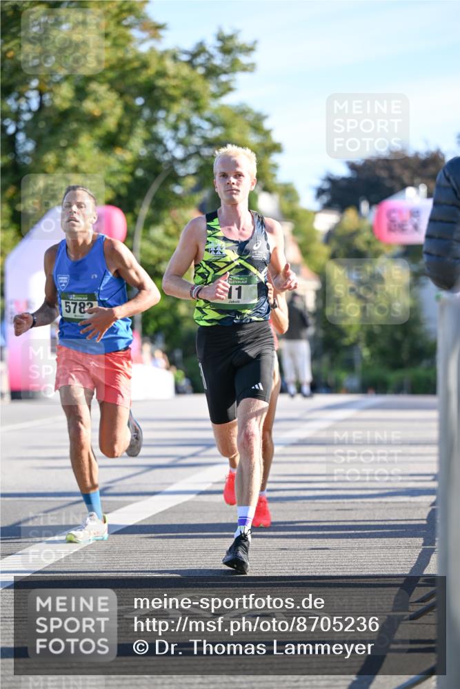 07.09.2025 - BARMER Alsterlauf Dr. Thomas Lammeyer http://msf.ph/oto/8705236 07.09.2025 09:19:41 Laufen 5782, 36, 11 meine-sportfotos.de