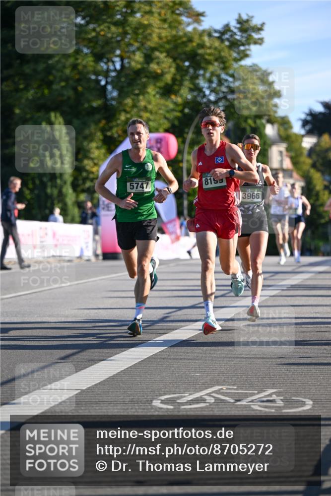 07.09.2025 - BARMER Alsterlauf Dr. Thomas Lammeyer http://msf.ph/oto/8705272 07.09.2025 09:20:04 Laufen 5747, 8155, 3966 meine-sportfotos.de