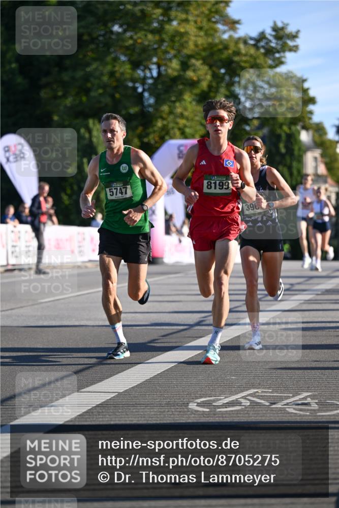 07.09.2025 - BARMER Alsterlauf Dr. Thomas Lammeyer http://msf.ph/oto/8705275 07.09.2025 09:20:04 Laufen 5747, 8199, 396, 4 meine-sportfotos.de