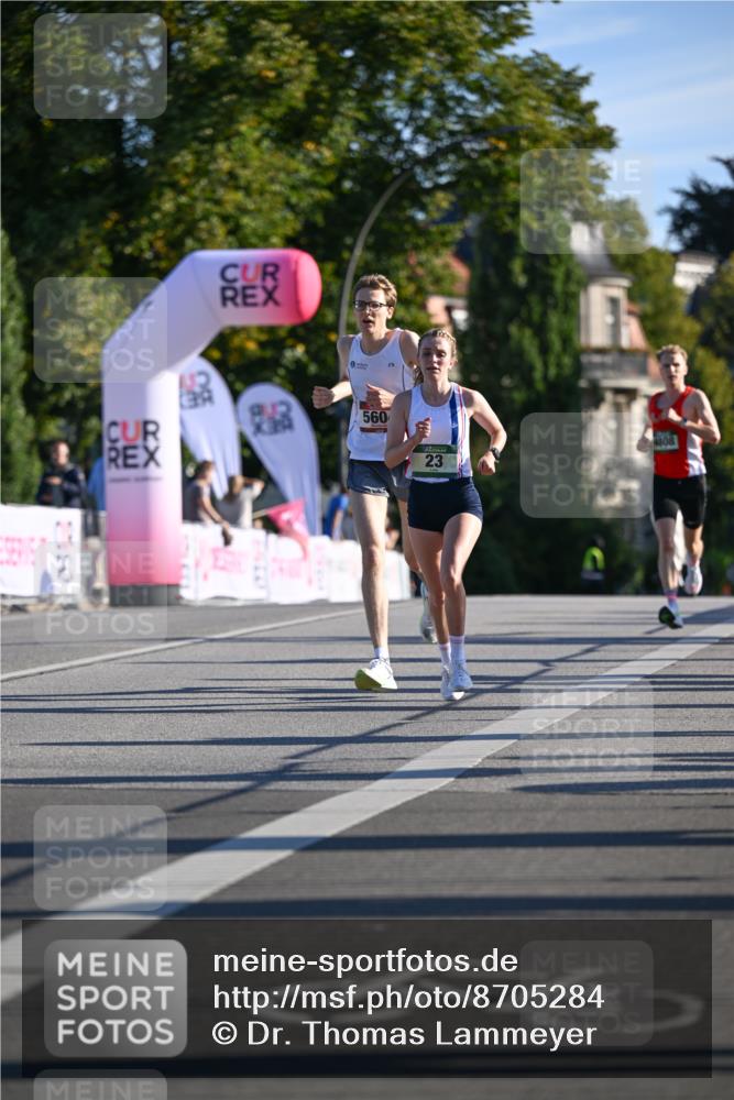 07.09.2025 - BARMER Alsterlauf Dr. Thomas Lammeyer http://msf.ph/oto/8705284 07.09.2025 09:20:07 Laufen 560, 23, 4808 meine-sportfotos.de