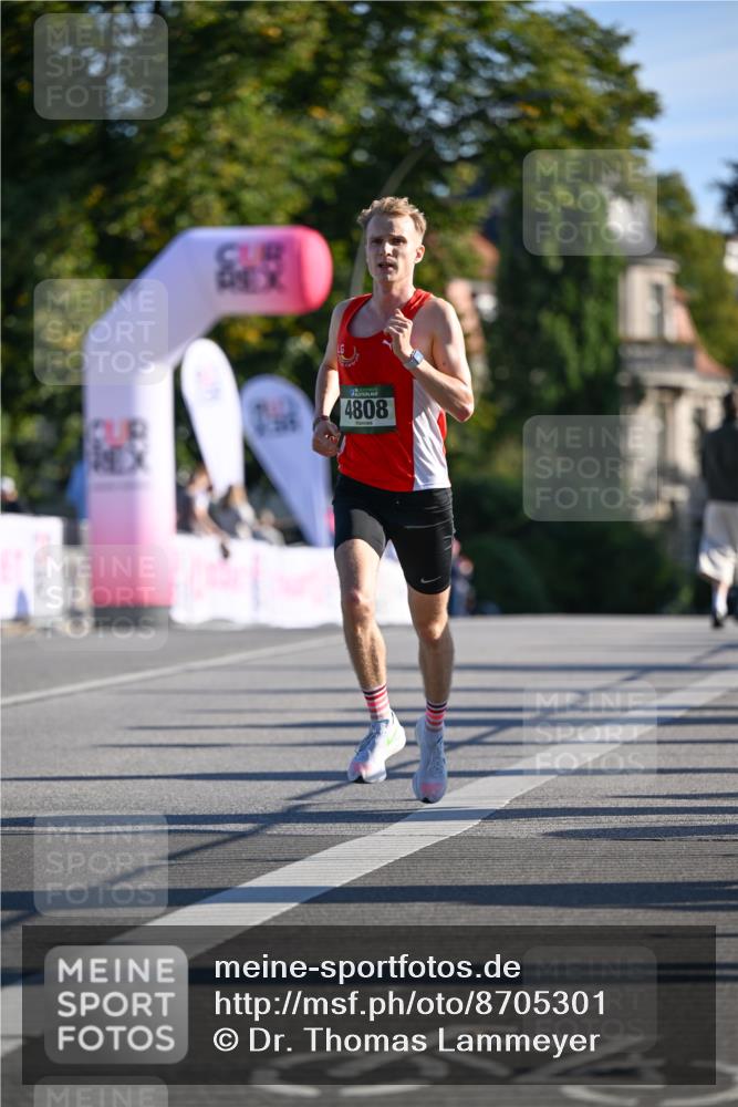 07.09.2025 - BARMER Alsterlauf Dr. Thomas Lammeyer http://msf.ph/oto/8705301 07.09.2025 09:20:09 Laufen 4808 meine-sportfotos.de