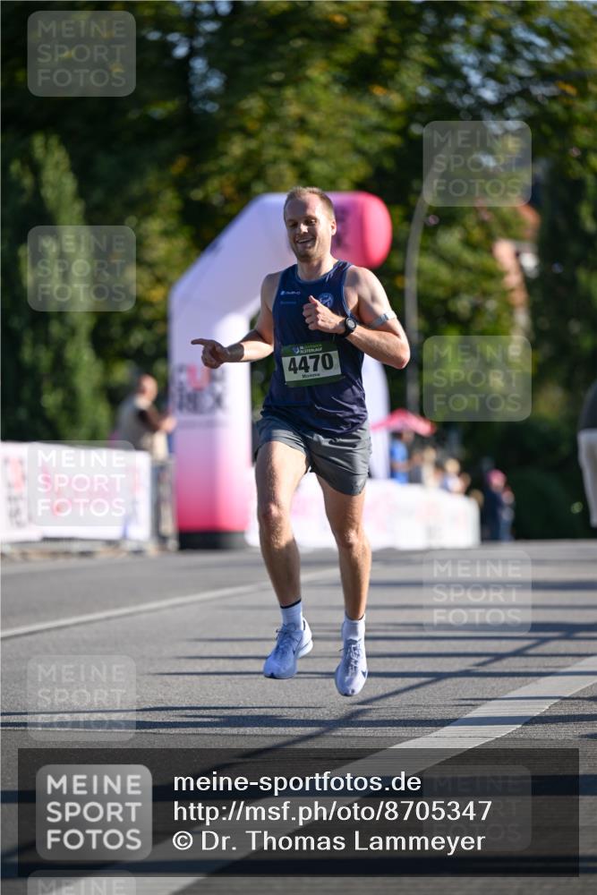 07.09.2025 - BARMER Alsterlauf Dr. Thomas Lammeyer http://msf.ph/oto/8705347 07.09.2025 09:20:25 Laufen 4470 meine-sportfotos.de