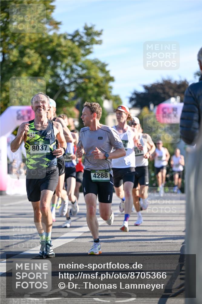 07.09.2025 - BARMER Alsterlauf Dr. Thomas Lammeyer http://msf.ph/oto/8705366 07.09.2025 09:20:29 Laufen 8037, 4288 meine-sportfotos.de