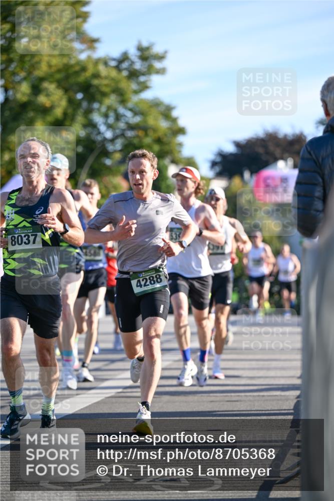 07.09.2025 - BARMER Alsterlauf Dr. Thomas Lammeyer http://msf.ph/oto/8705368 07.09.2025 09:20:29 Laufen 8037, 4288 meine-sportfotos.de