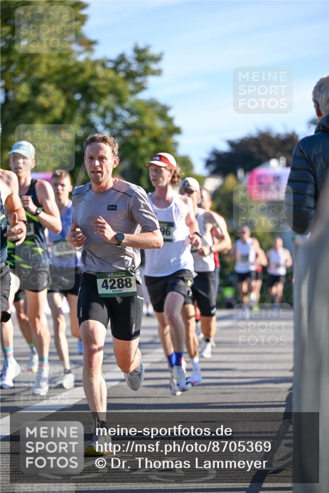07.09.2025 - BARMER Alsterlauf Dr. Thomas Lammeyer http://msf.ph/oto/8705369 07.09.2025 09:20:30 Laufen 36, 4288, 96, 1010 meine-sportfotos.de