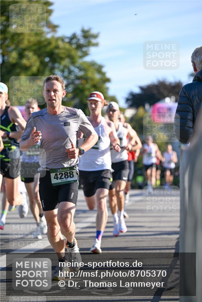 07.09.2025 - BARMER Alsterlauf Dr. Thomas Lammeyer http://msf.ph/oto/8705370 07.09.2025 09:20:30 Laufen 1836, 4288, 1040 meine-sportfotos.de