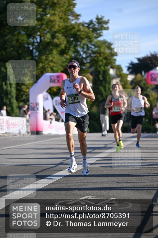07.09.2025 - BARMER Alsterlauf Dr. Thomas Lammeyer http://msf.ph/oto/8705391 07.09.2025 09:20:34 Laufen 5390, 8204, 54 meine-sportfotos.de