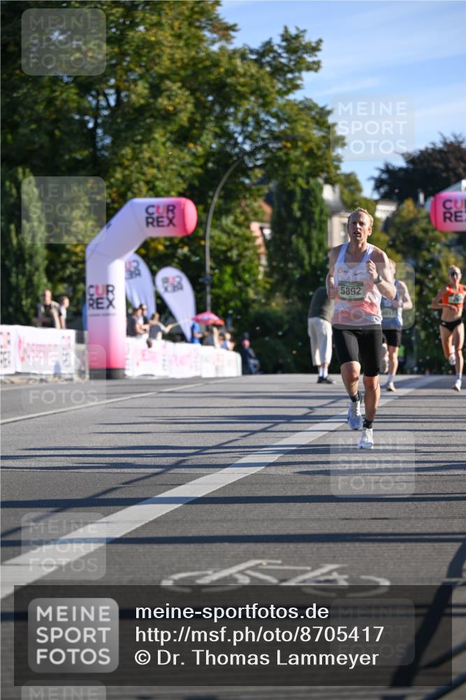 07.09.2025 - BARMER Alsterlauf Dr. Thomas Lammeyer http://msf.ph/oto/8705417 07.09.2025 09:20:39 Laufen 6412, 54, 5892 meine-sportfotos.de