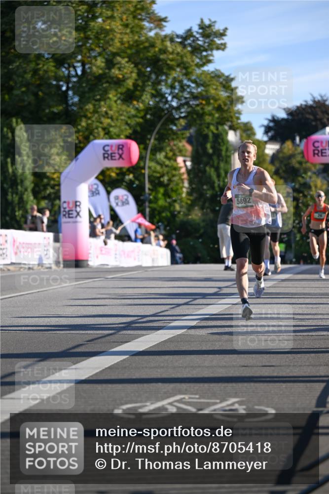 07.09.2025 - BARMER Alsterlauf Dr. Thomas Lammeyer http://msf.ph/oto/8705418 07.09.2025 09:20:39 Laufen 5892, 54 meine-sportfotos.de