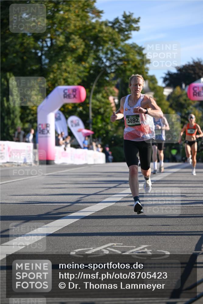 07.09.2025 - BARMER Alsterlauf Dr. Thomas Lammeyer http://msf.ph/oto/8705423 07.09.2025 09:20:40 Laufen 5892 meine-sportfotos.de