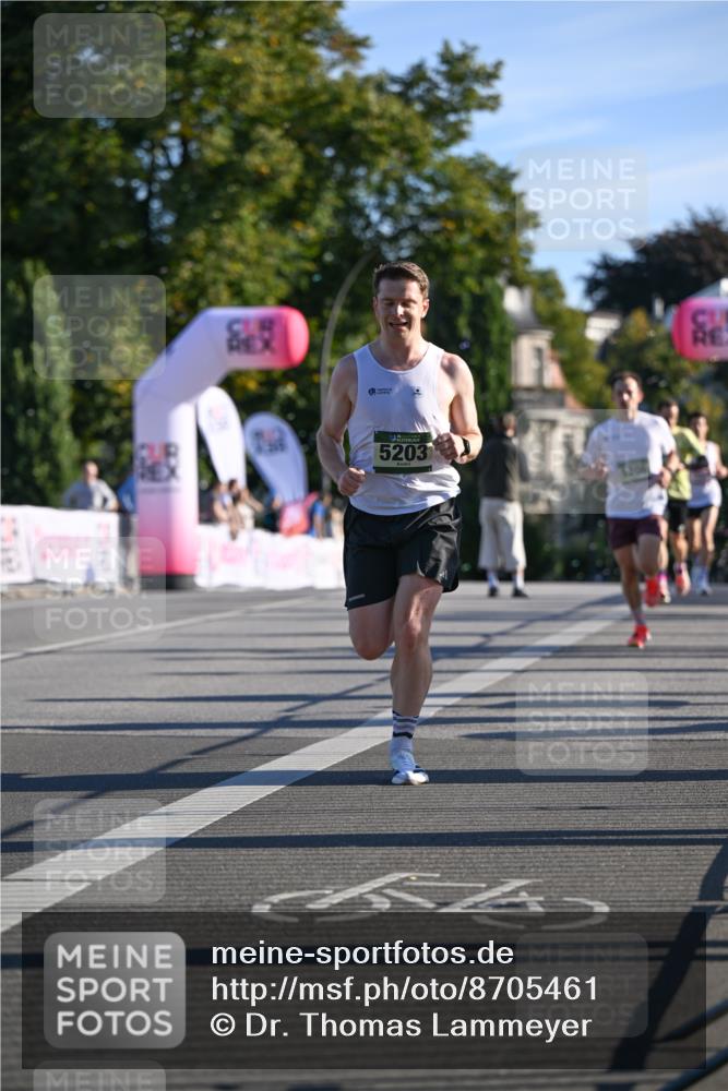 07.09.2025 - BARMER Alsterlauf Dr. Thomas Lammeyer http://msf.ph/oto/8705461 07.09.2025 09:20:47 Laufen 5203, 1206 meine-sportfotos.de