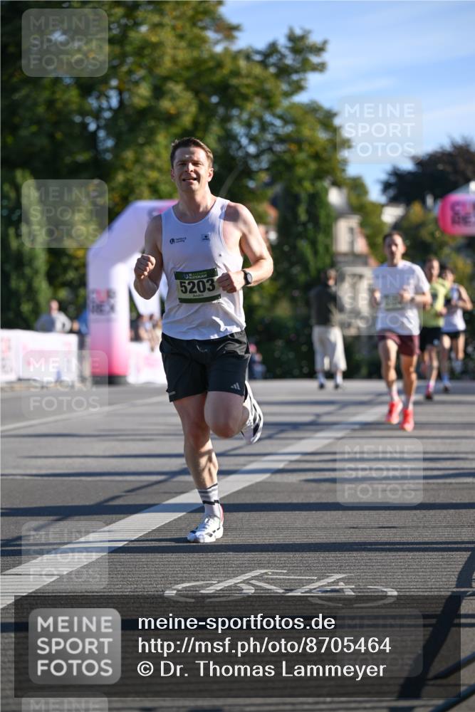 07.09.2025 - BARMER Alsterlauf Dr. Thomas Lammeyer http://msf.ph/oto/8705464 07.09.2025 09:20:47 Laufen 5203 meine-sportfotos.de