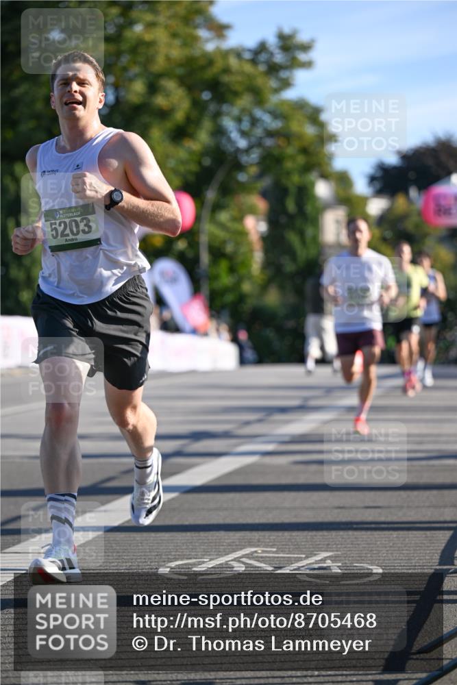 07.09.2025 - BARMER Alsterlauf Dr. Thomas Lammeyer http://msf.ph/oto/8705468 07.09.2025 09:20:48 Laufen 136, 5203 meine-sportfotos.de