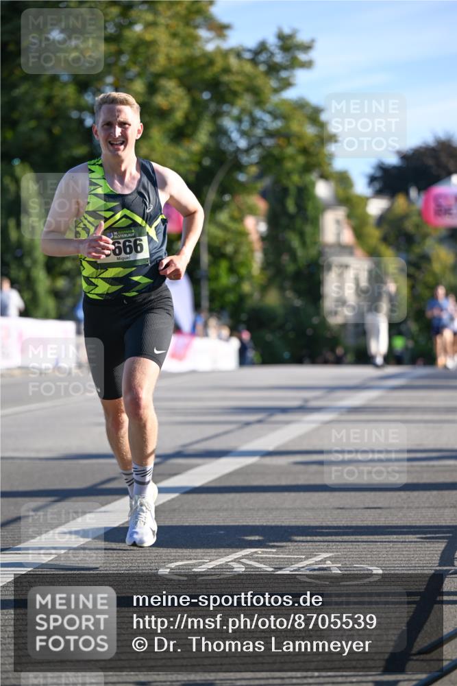 07.09.2025 - BARMER Alsterlauf Dr. Thomas Lammeyer http://msf.ph/oto/8705539 07.09.2025 09:21:03 Laufen 36, 666 meine-sportfotos.de