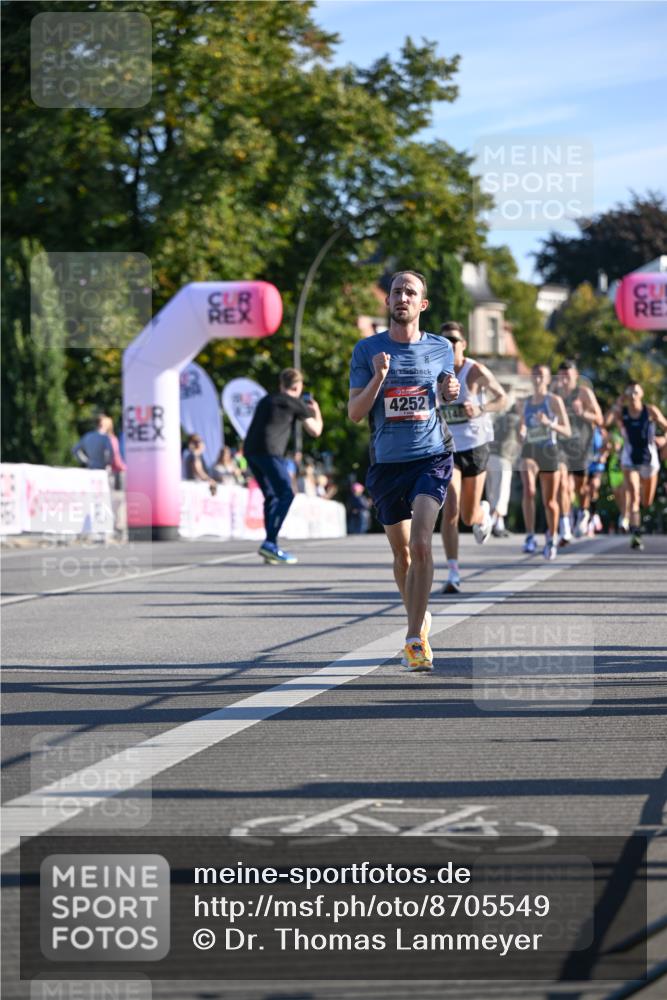 07.09.2025 - BARMER Alsterlauf Dr. Thomas Lammeyer http://msf.ph/oto/8705549 07.09.2025 09:21:10 Laufen 4252 meine-sportfotos.de