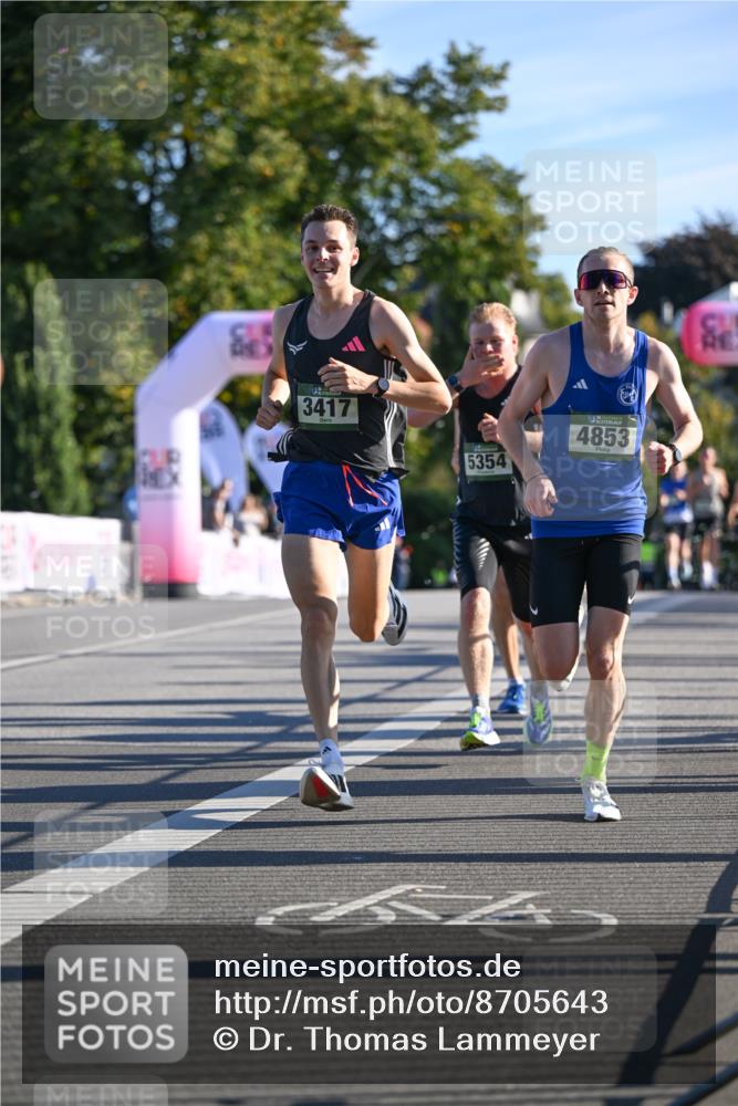 07.09.2025 - BARMER Alsterlauf Dr. Thomas Lammeyer http://msf.ph/oto/8705643 07.09.2025 09:21:29 Laufen 3417, 5354, 4853 meine-sportfotos.de