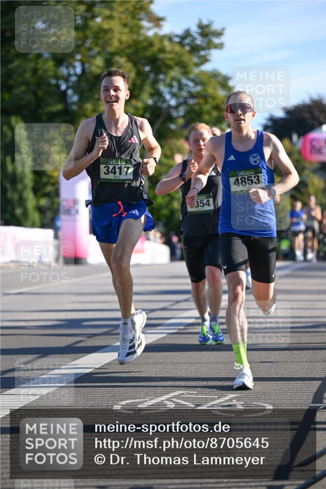 07.09.2025 - BARMER Alsterlauf Dr. Thomas Lammeyer http://msf.ph/oto/8705645 07.09.2025 09:21:29 Laufen 3417, 354, 4853 meine-sportfotos.de