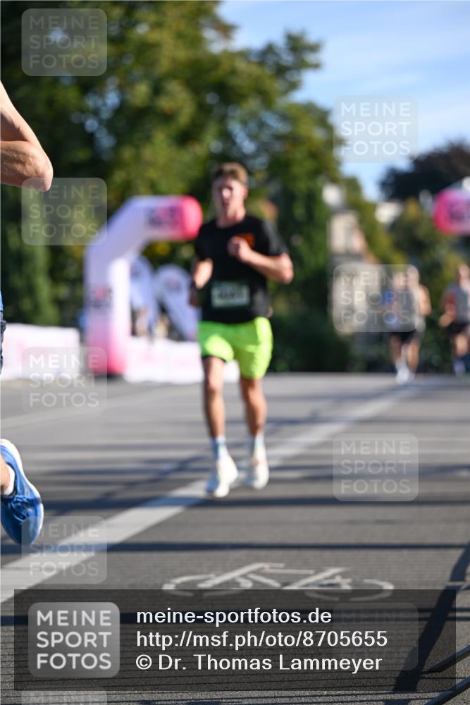 07.09.2025 - BARMER Alsterlauf Dr. Thomas Lammeyer http://msf.ph/oto/8705655 07.09.2025 09:21:31 Laufen  meine-sportfotos.de