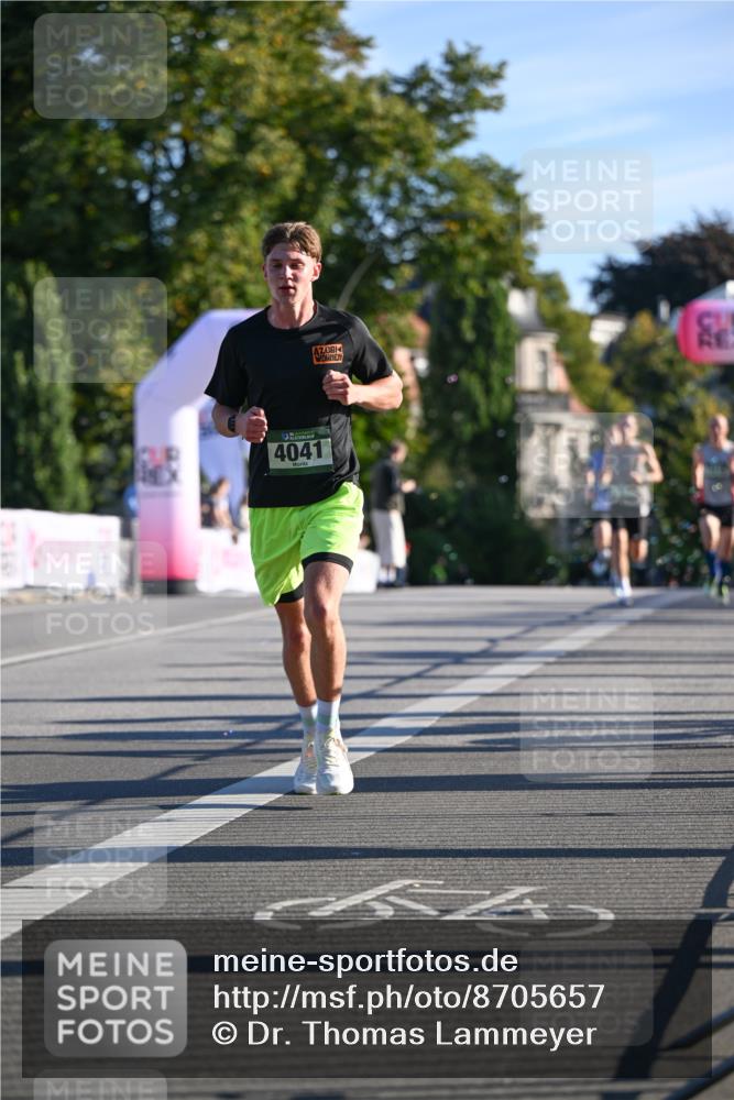 07.09.2025 - BARMER Alsterlauf Dr. Thomas Lammeyer http://msf.ph/oto/8705657 07.09.2025 09:21:31 Laufen 4041 meine-sportfotos.de