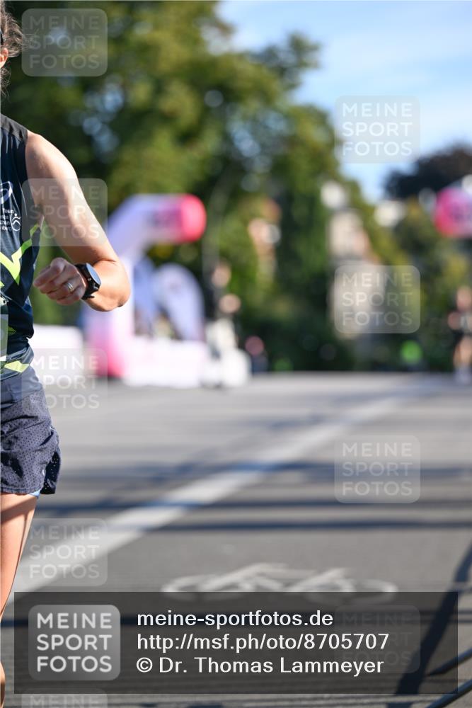 07.09.2025 - BARMER Alsterlauf Dr. Thomas Lammeyer http://msf.ph/oto/8705707 07.09.2025 09:21:38 Laufen  meine-sportfotos.de