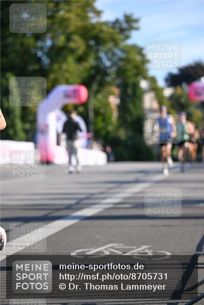 07.09.2025 - BARMER Alsterlauf Dr. Thomas Lammeyer http://msf.ph/oto/8705731 07.09.2025 09:21:46 Laufen  meine-sportfotos.de