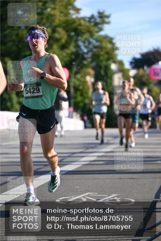 07.09.2025 - BARMER Alsterlauf Dr. Thomas Lammeyer http://msf.ph/oto/8705755 07.09.2025 09:21:51 Laufen 5429 meine-sportfotos.de