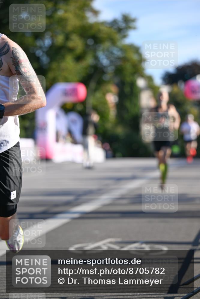07.09.2025 - BARMER Alsterlauf Dr. Thomas Lammeyer http://msf.ph/oto/8705782 07.09.2025 09:21:56 Laufen  meine-sportfotos.de
