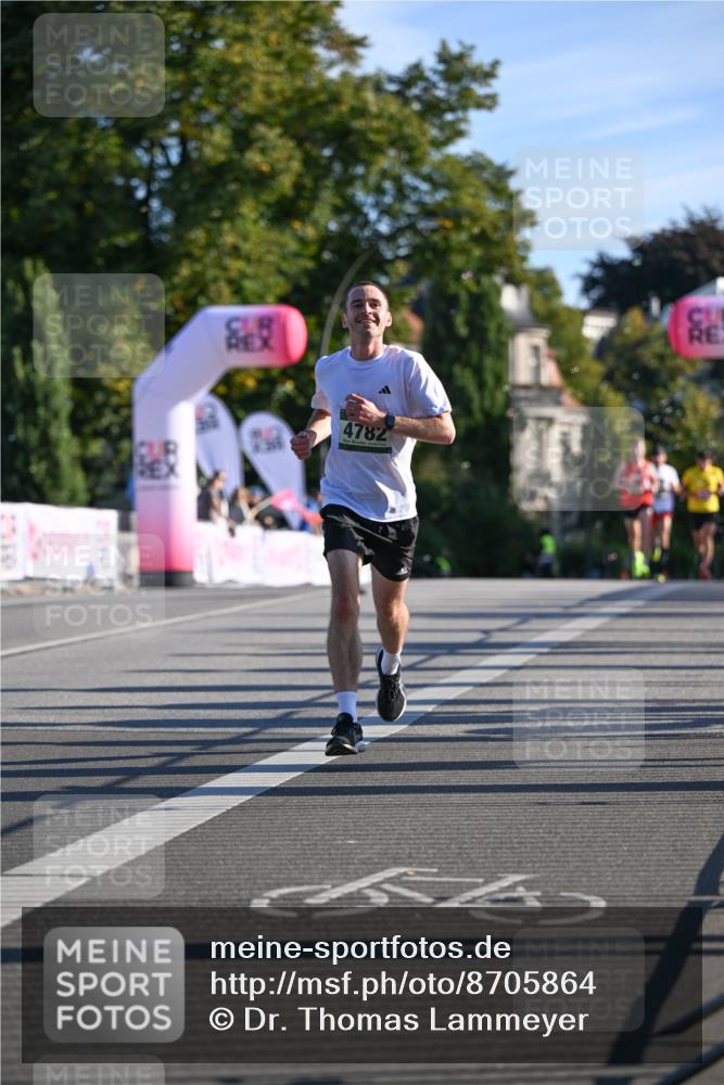 07.09.2025 - BARMER Alsterlauf Dr. Thomas Lammeyer http://msf.ph/oto/8705864 07.09.2025 09:22:14 Laufen 4782 meine-sportfotos.de