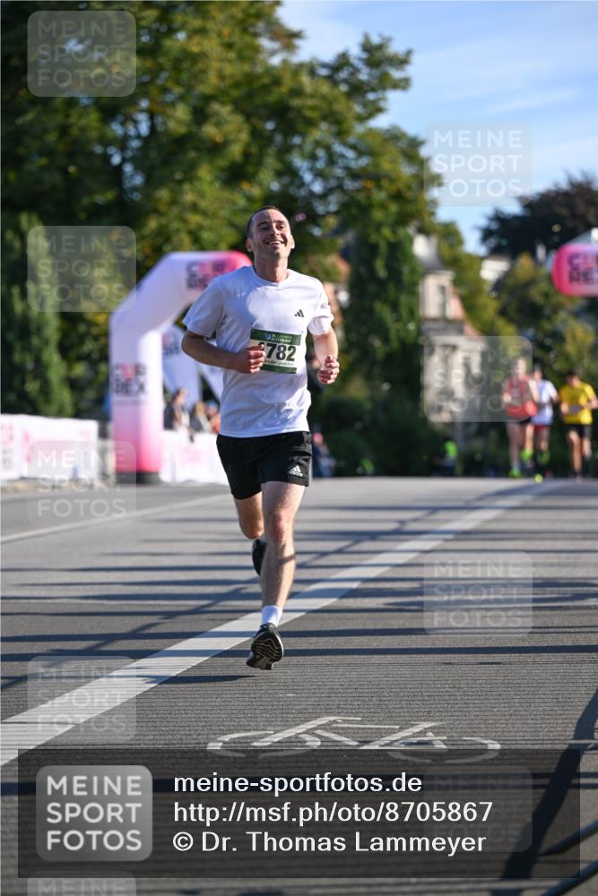 07.09.2025 - BARMER Alsterlauf Dr. Thomas Lammeyer http://msf.ph/oto/8705867 07.09.2025 09:22:15 Laufen 782 meine-sportfotos.de