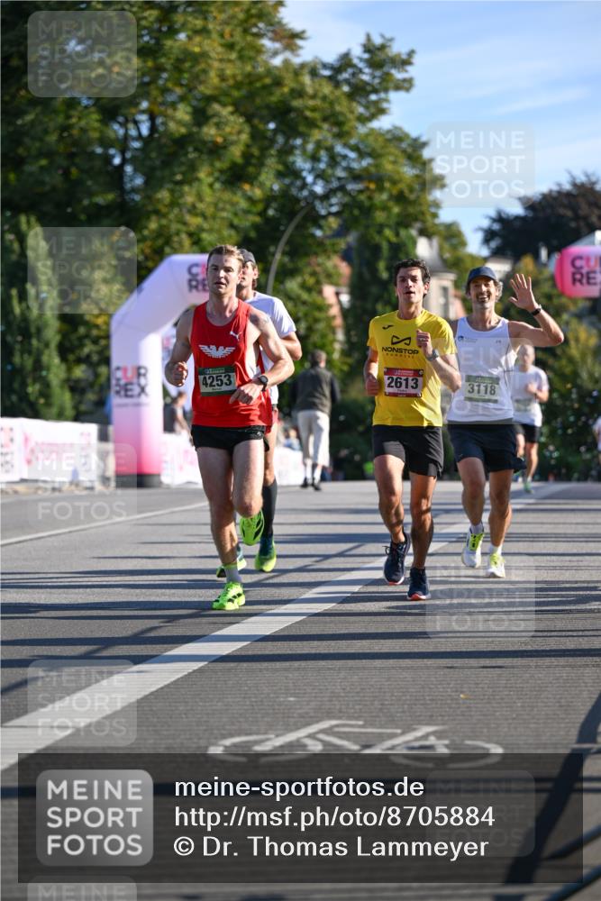 07.09.2025 - BARMER Alsterlauf Dr. Thomas Lammeyer http://msf.ph/oto/8705884 07.09.2025 09:22:21 Laufen 4253, 2613, 3118, 34 meine-sportfotos.de