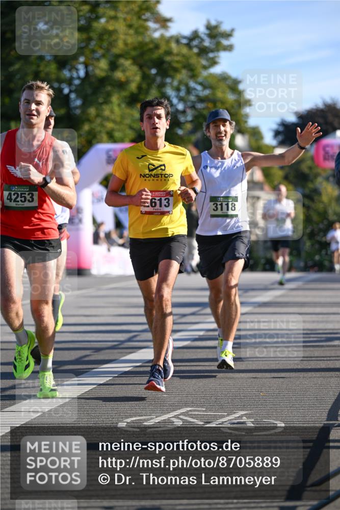 07.09.2025 - BARMER Alsterlauf Dr. Thomas Lammeyer http://msf.ph/oto/8705889 07.09.2025 09:22:22 Laufen 4253, 36, 613, 3118 meine-sportfotos.de