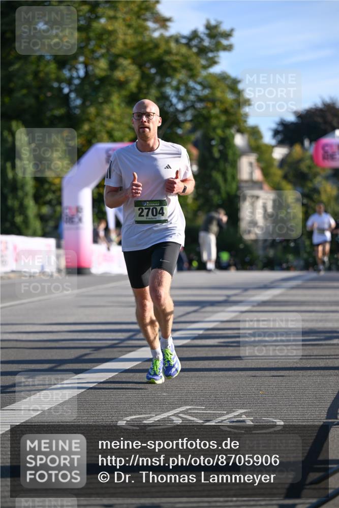 07.09.2025 - BARMER Alsterlauf Dr. Thomas Lammeyer http://msf.ph/oto/8705906 07.09.2025 09:22:26 Laufen 2704 meine-sportfotos.de
