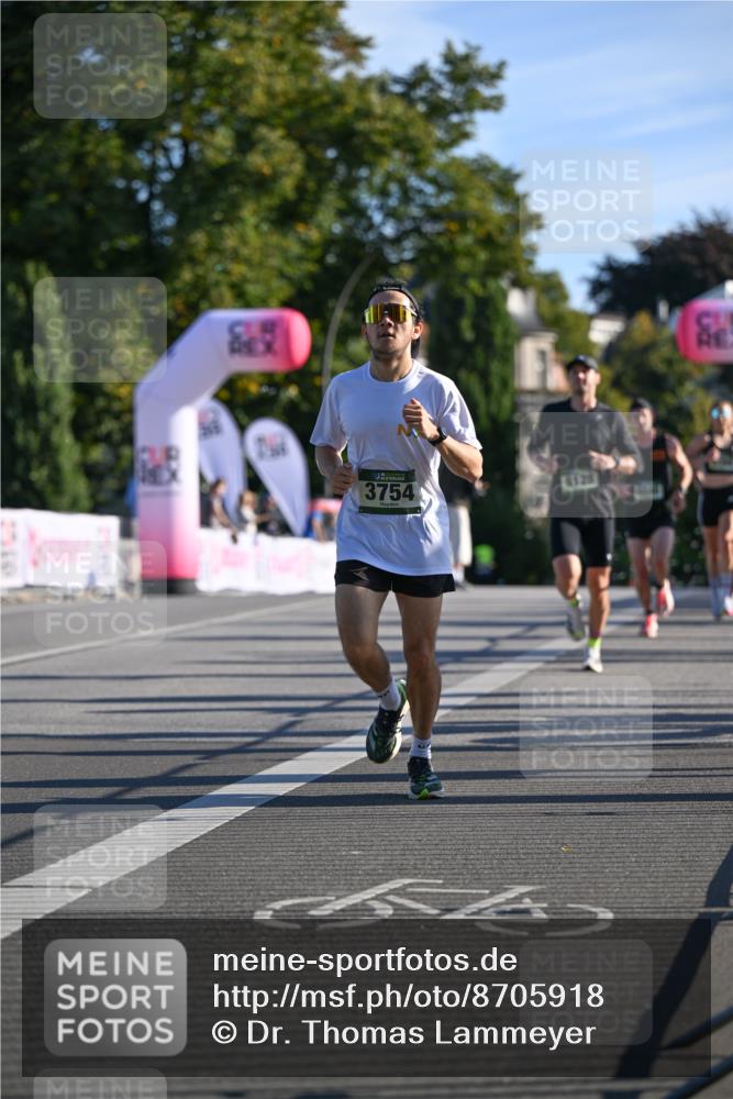 07.09.2025 - BARMER Alsterlauf Dr. Thomas Lammeyer http://msf.ph/oto/8705918 07.09.2025 09:22:32 Laufen 3754 meine-sportfotos.de