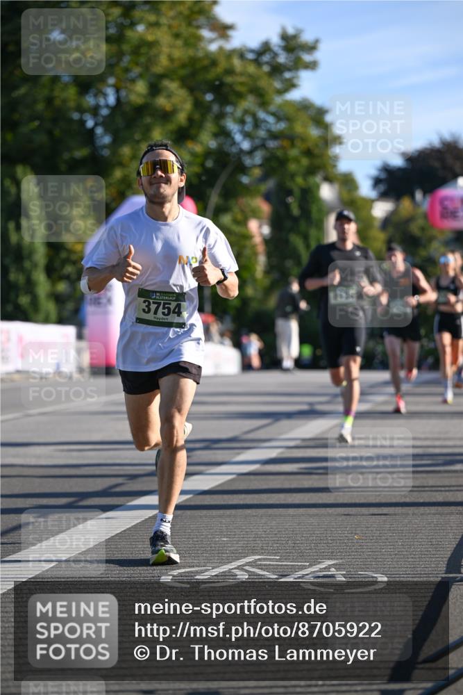 07.09.2025 - BARMER Alsterlauf Dr. Thomas Lammeyer http://msf.ph/oto/8705922 07.09.2025 09:22:32 Laufen 136, 3754 meine-sportfotos.de
