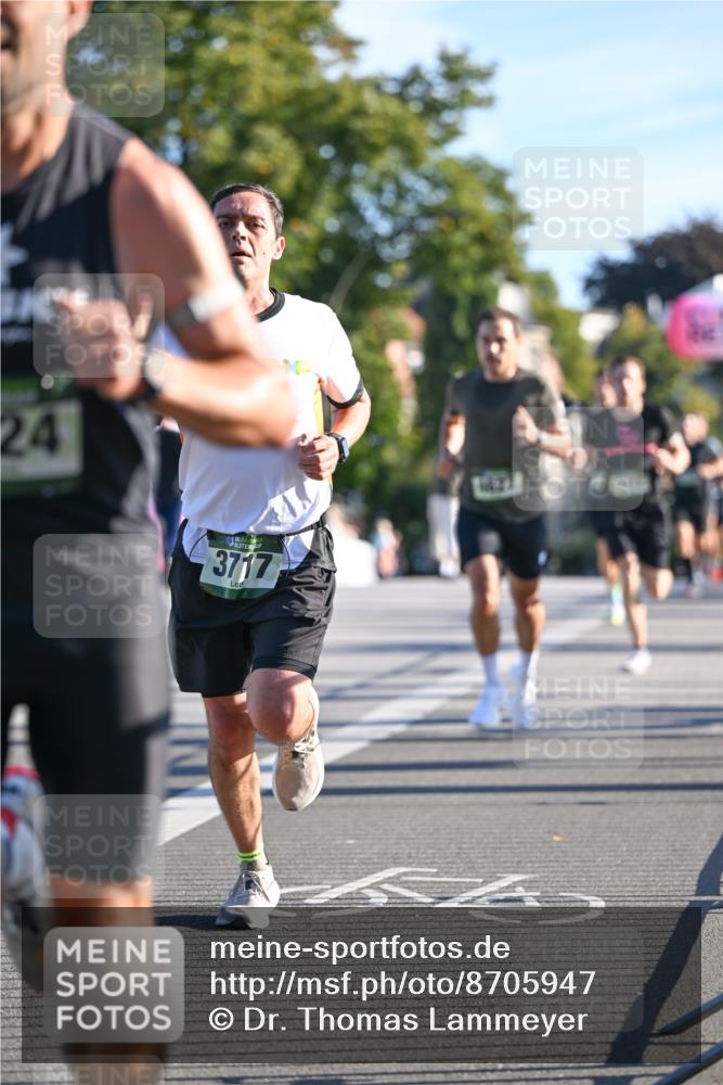 07.09.2025 - BARMER Alsterlauf Dr. Thomas Lammeyer http://msf.ph/oto/8705947 07.09.2025 09:22:38 Laufen 24, 3717 meine-sportfotos.de