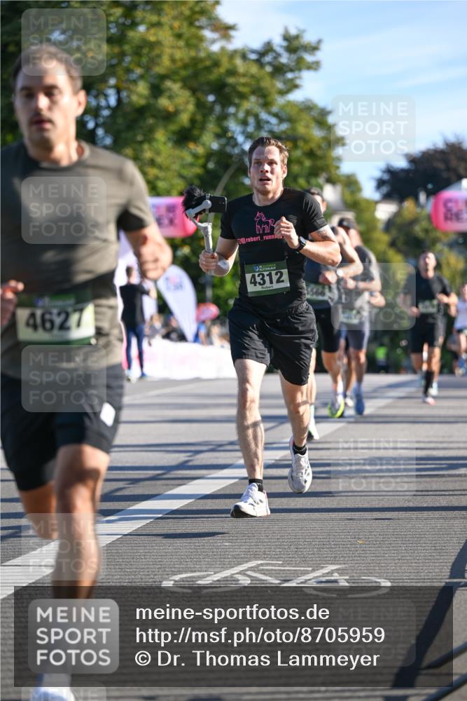 07.09.2025 - BARMER Alsterlauf Dr. Thomas Lammeyer http://msf.ph/oto/8705959 07.09.2025 09:22:40 Laufen 4627, 4312 meine-sportfotos.de