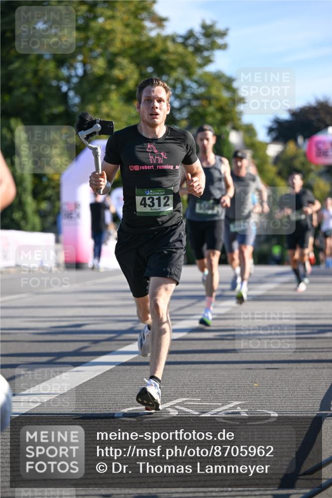07.09.2025 - BARMER Alsterlauf Dr. Thomas Lammeyer http://msf.ph/oto/8705962 07.09.2025 09:22:40 Laufen 136, 4312 meine-sportfotos.de