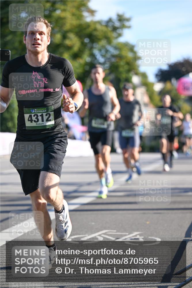 07.09.2025 - BARMER Alsterlauf Dr. Thomas Lammeyer http://msf.ph/oto/8705965 07.09.2025 09:22:41 Laufen 36, 4312 meine-sportfotos.de