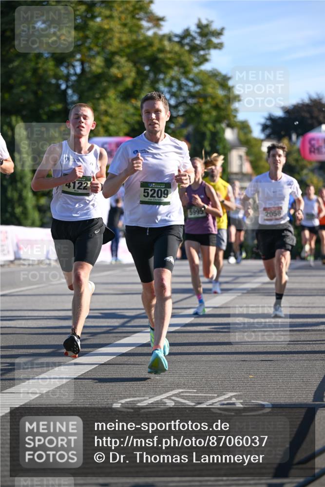 07.09.2025 - BARMER Alsterlauf Dr. Thomas Lammeyer http://msf.ph/oto/8706037 07.09.2025 09:22:53 Laufen 4122, 5209, 2058 meine-sportfotos.de