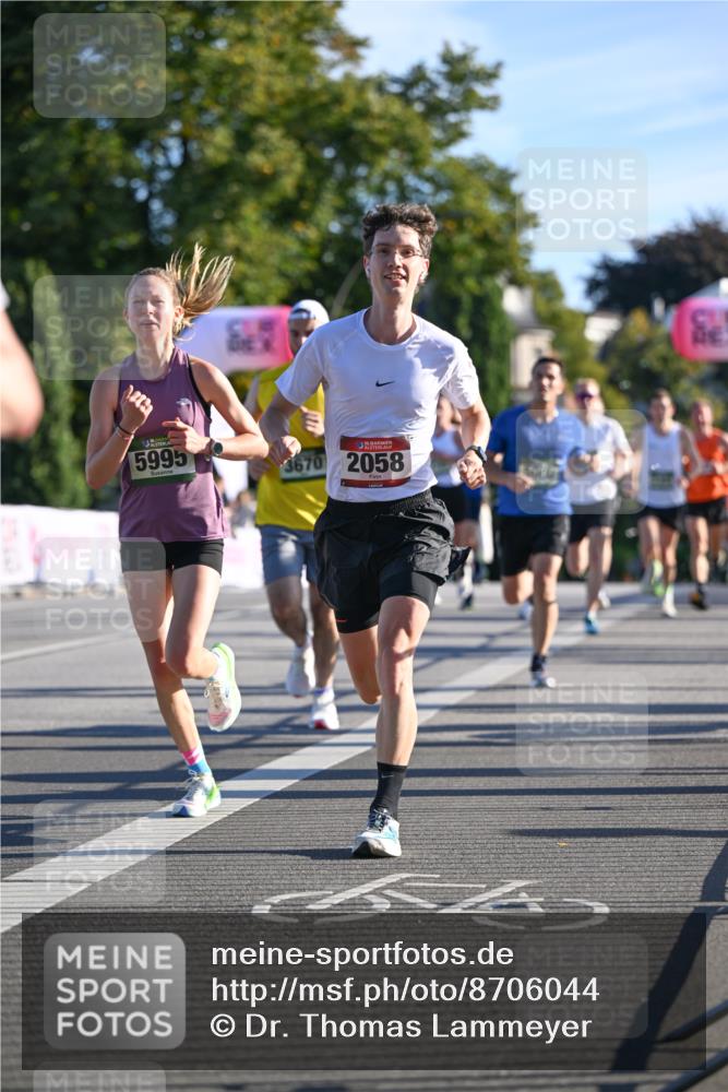 07.09.2025 - BARMER Alsterlauf Dr. Thomas Lammeyer http://msf.ph/oto/8706044 07.09.2025 09:22:54 Laufen 5995, 3670, 2058 meine-sportfotos.de